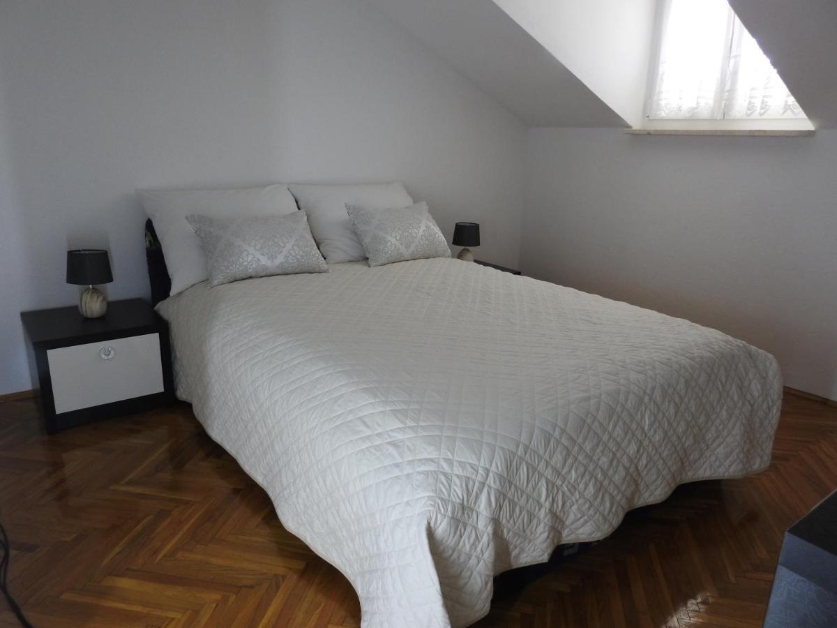 Marini Apartmani Traù Esterno foto
