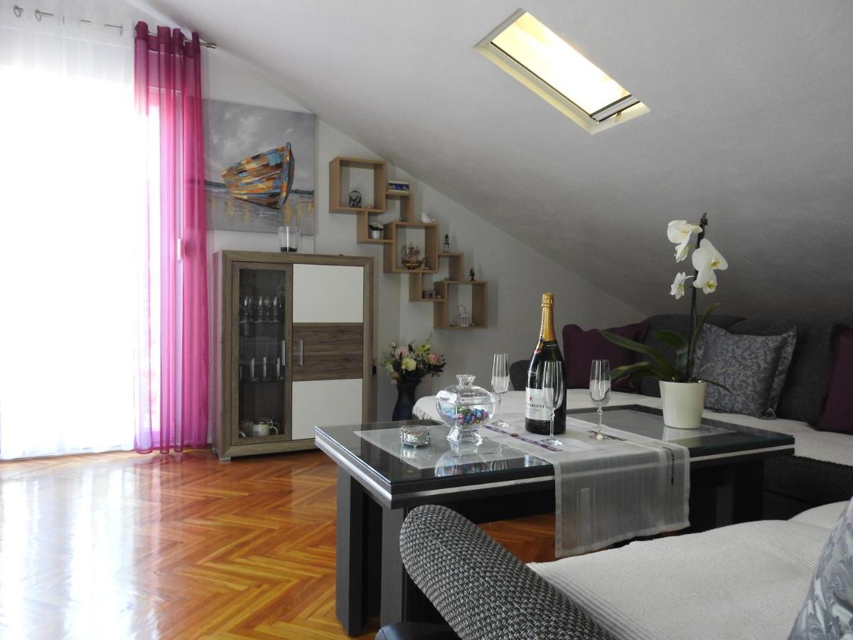 Marini Apartmani Traù Esterno foto