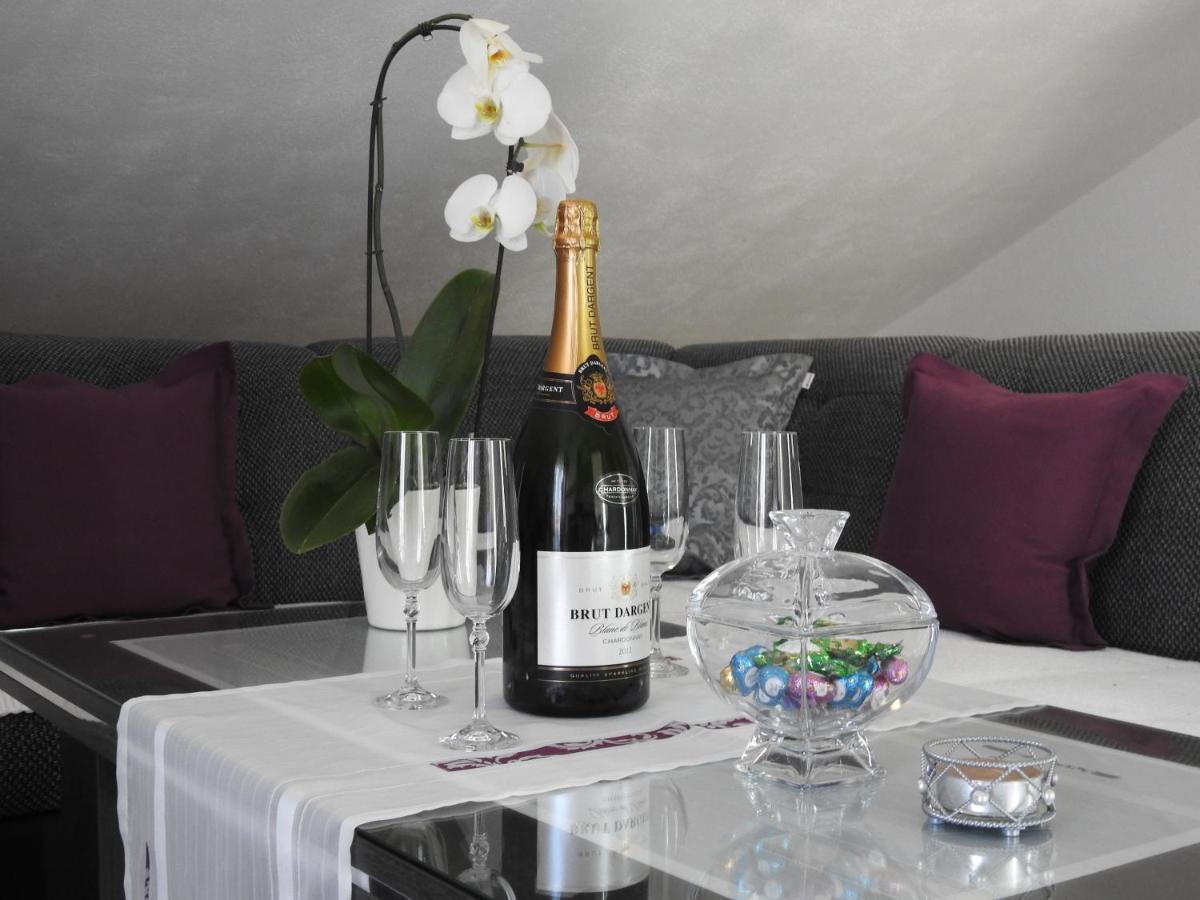 Marini Apartmani Traù Esterno foto