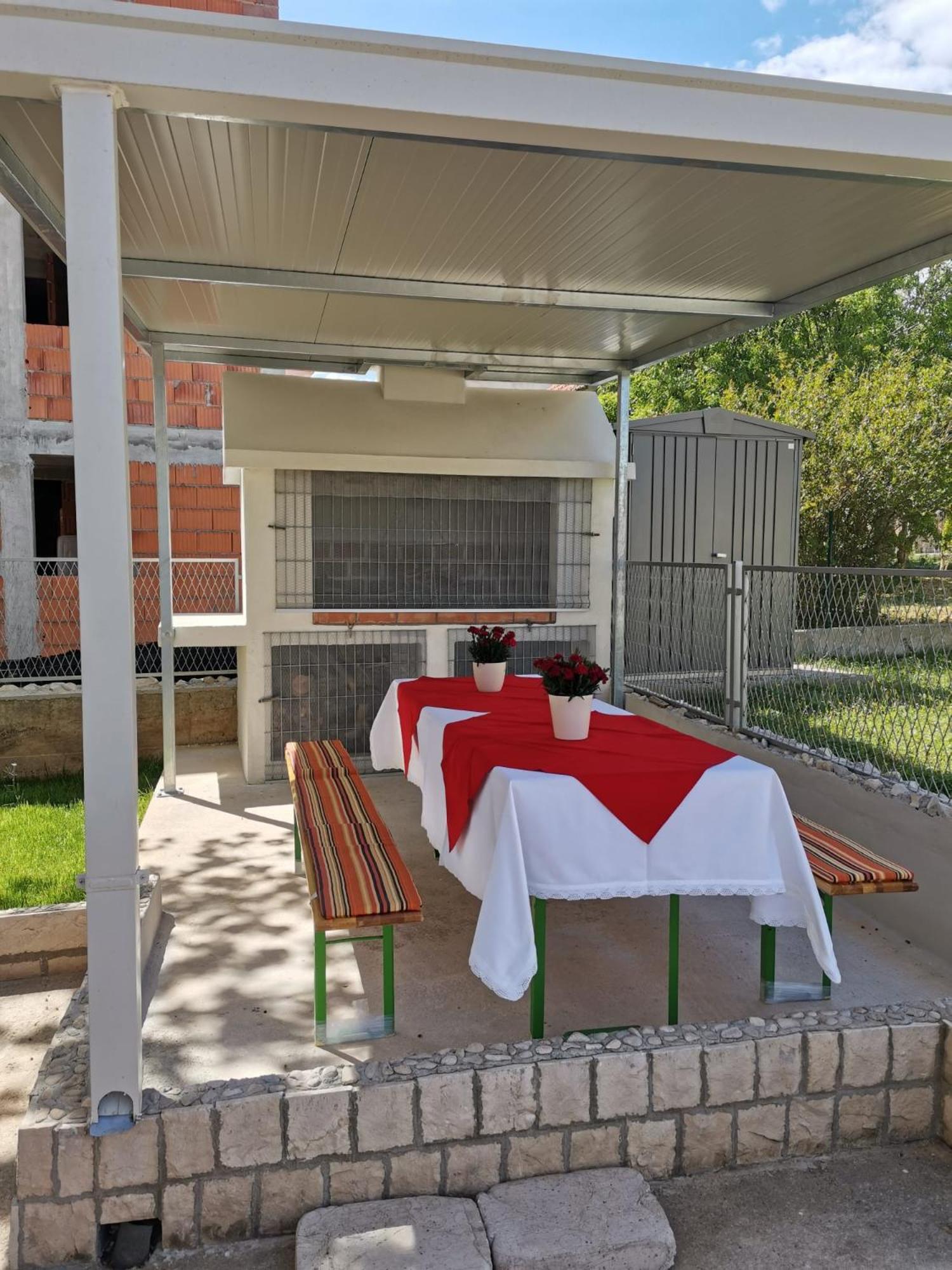 Marini Apartmani Traù Esterno foto