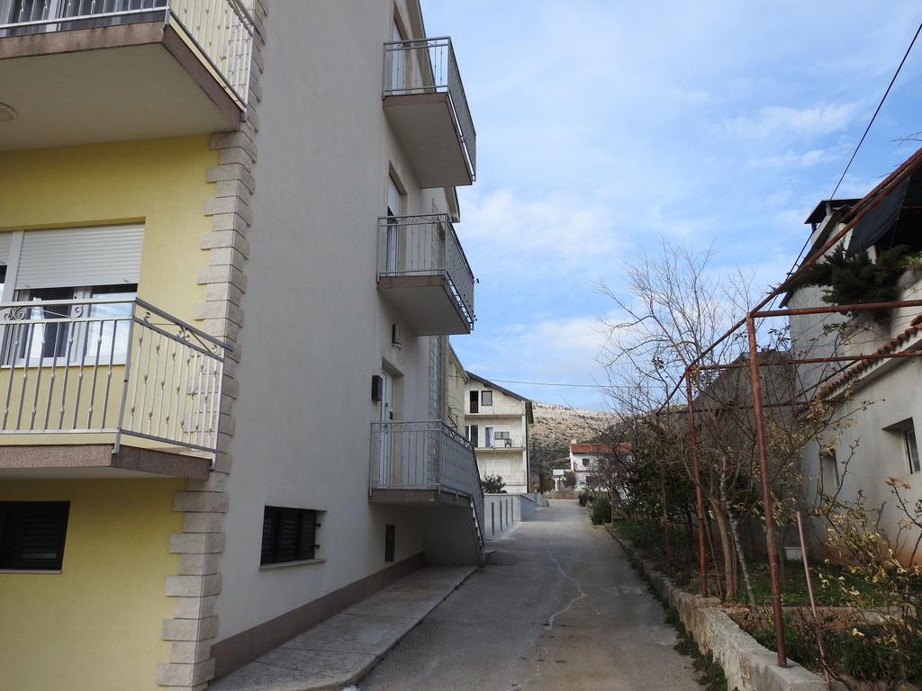 Marini Apartmani Traù Esterno foto