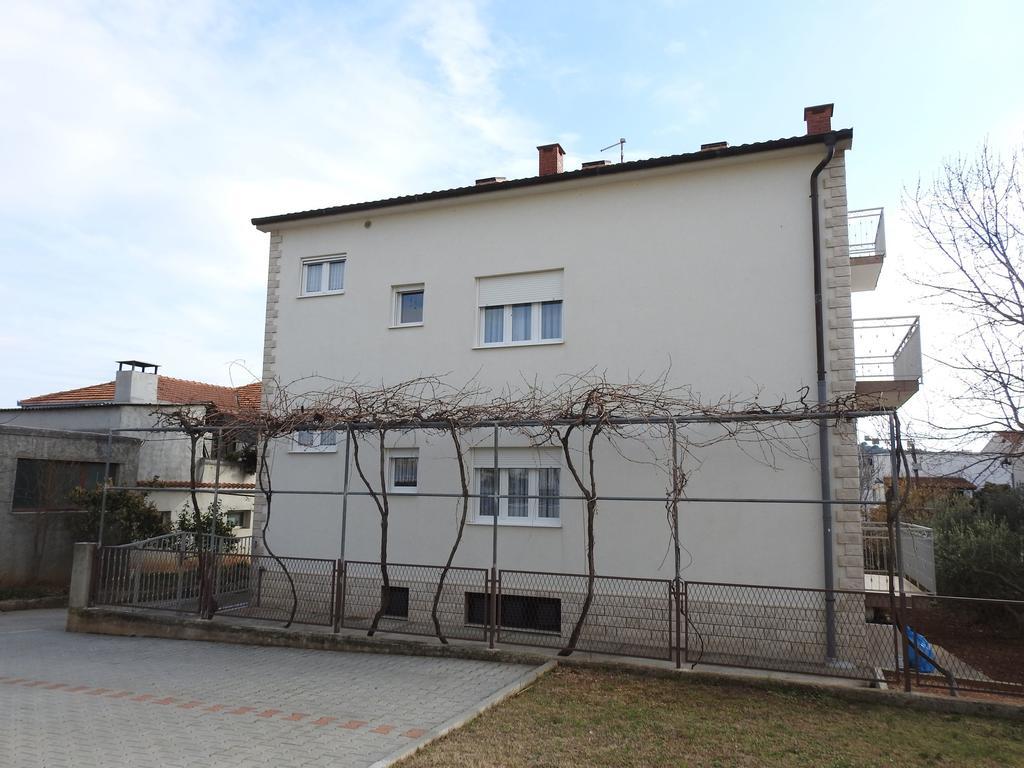 Marini Apartmani Traù Esterno foto