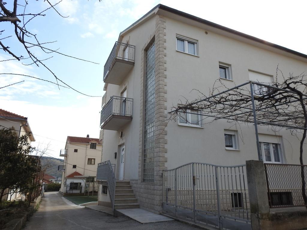 Marini Apartmani Traù Esterno foto