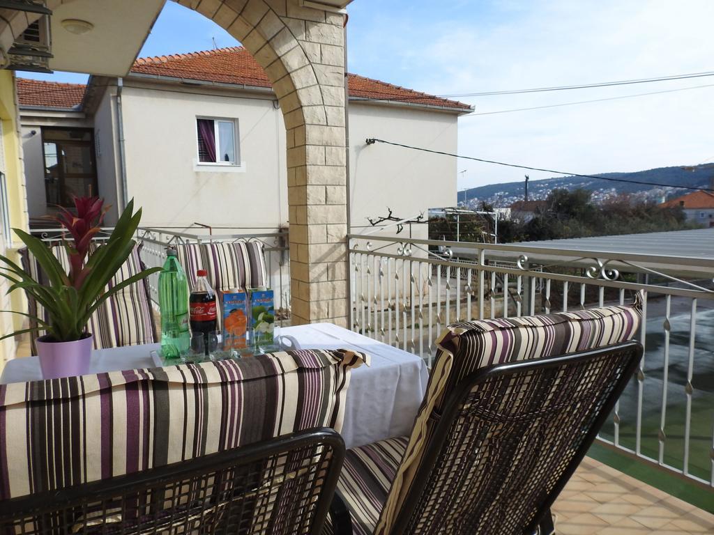 Marini Apartmani Traù Esterno foto
