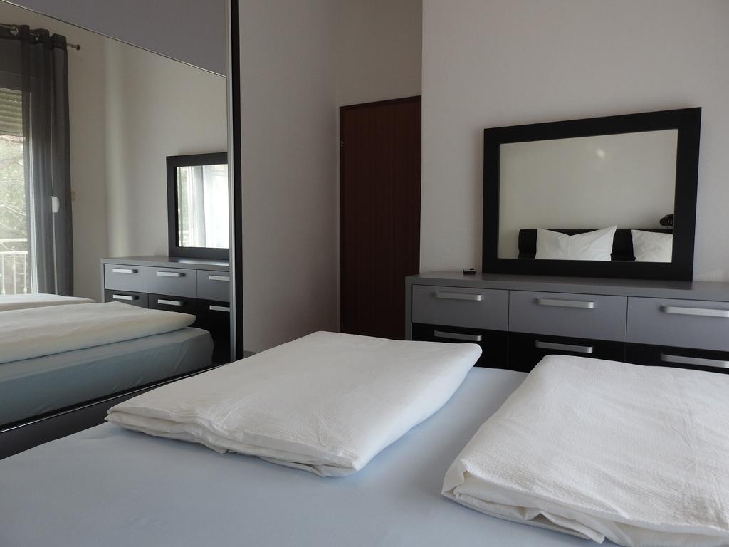 Marini Apartmani Traù Esterno foto