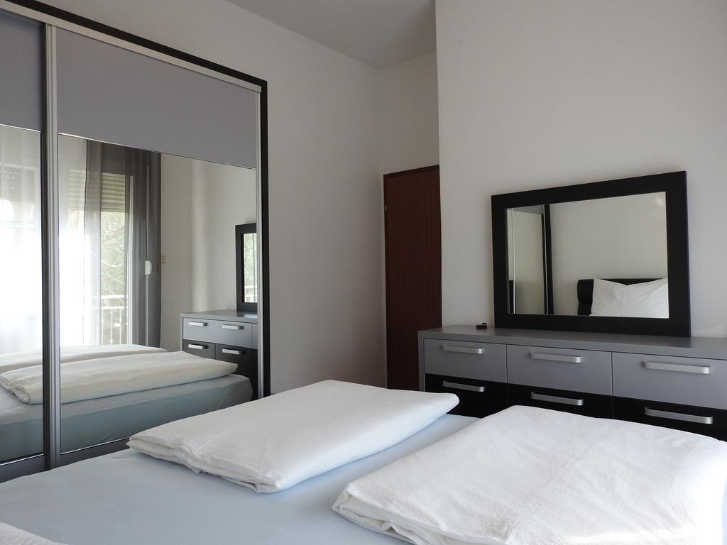Marini Apartmani Traù Esterno foto
