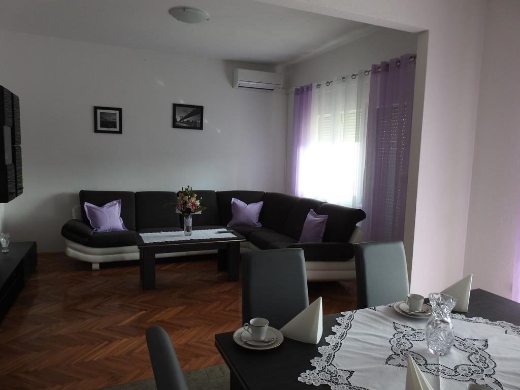 Marini Apartmani Traù Esterno foto