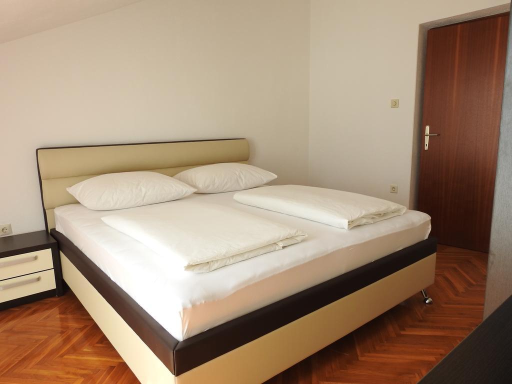Marini Apartmani Traù Esterno foto