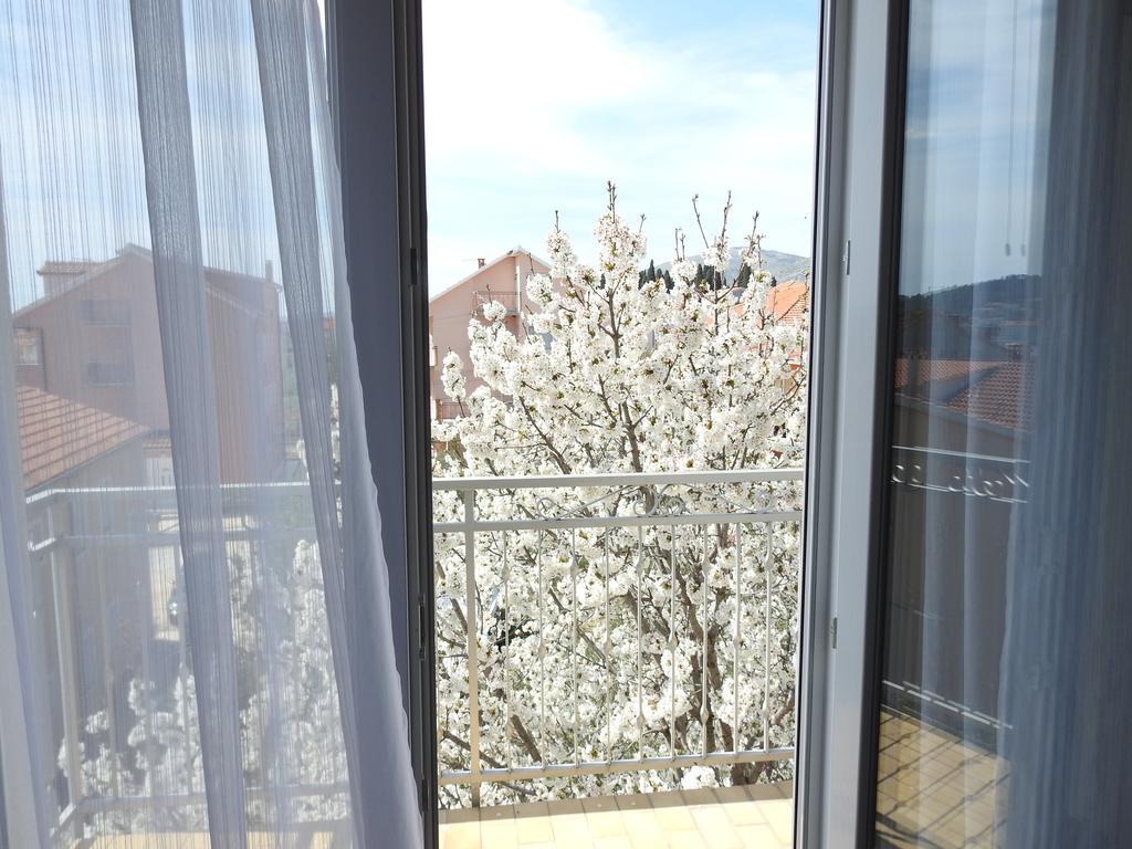 Marini Apartmani Traù Esterno foto